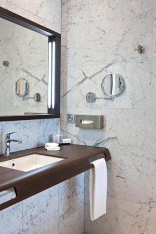 Blue Woods Hotel - Deerlijk 객실 사진